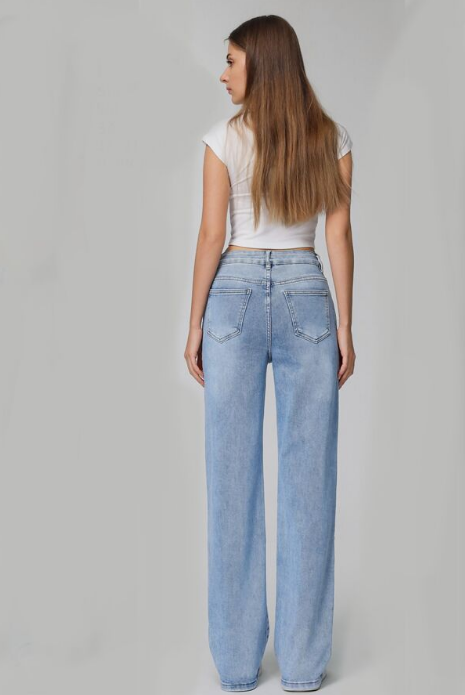 Viral Super Stretch Straight Leg Jeans
