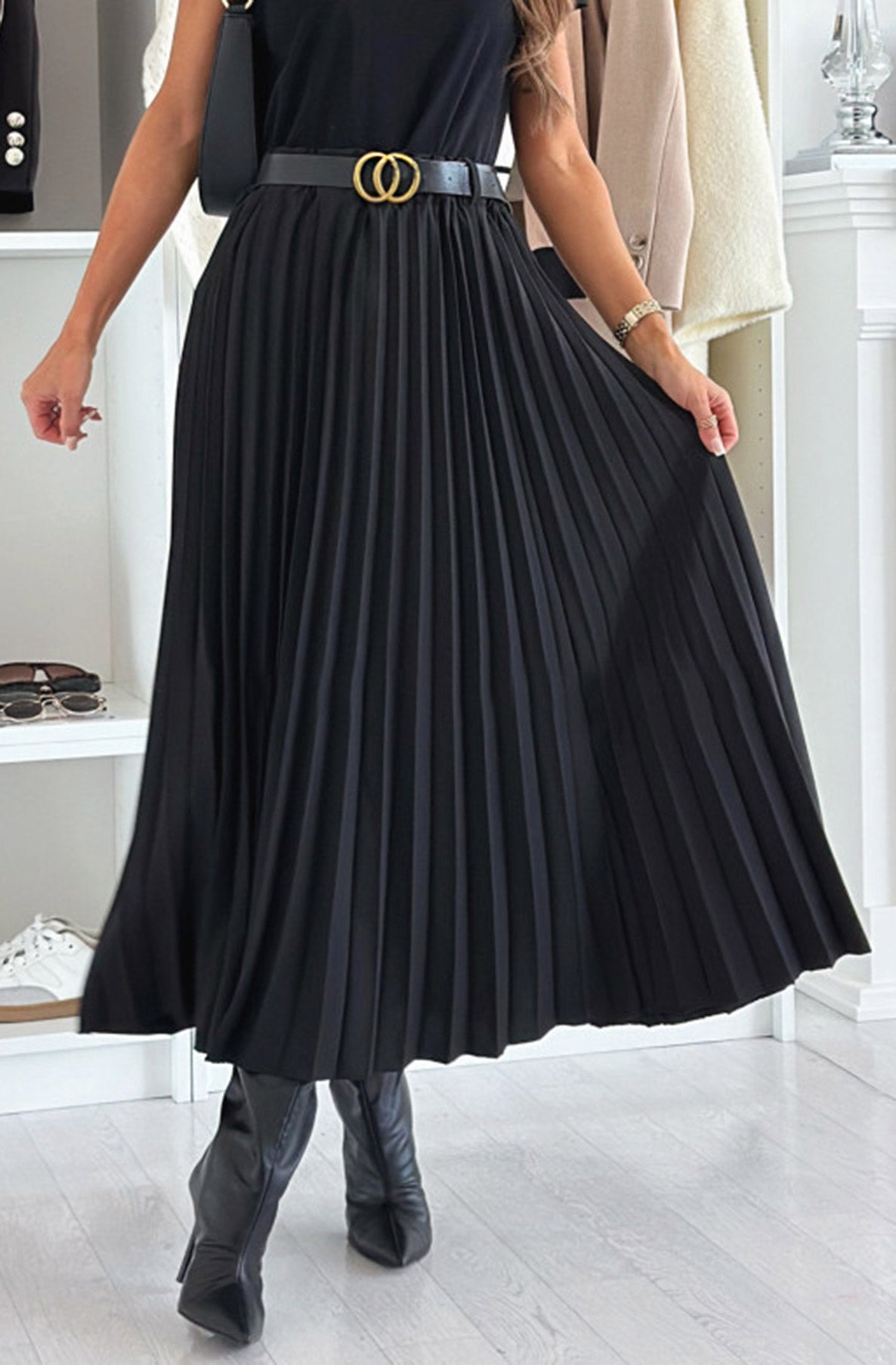 Laura Pleated Skirt with Belt Black